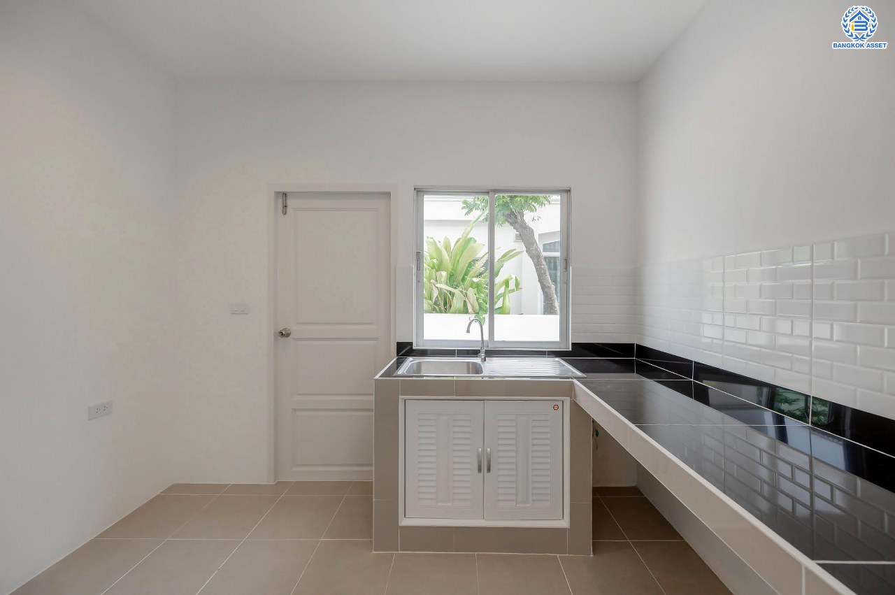 บ้านมือสองตกแต่งใหม่ โครงการ ศุภาลัยพาร์ควิลล์2 พหลโยธิน48 เนื้อที่ 71.6 ตร.ว. ฟังก์ชัน 3 ห้องนอน 4 ห้องน้ำ 1 ห้องแม่บ้าน จอดรถได้ 2 คัน บนทำเลเดินทางสะดวกเชื่อมต่อถนนสายไหม, ถนนลำลูกกา, ถนนพหลโยธิน ใกล้รถไฟฟ้าสายสีเขียว "สถานีสายหยุด" และทางด่วน "ฉลองรัช"